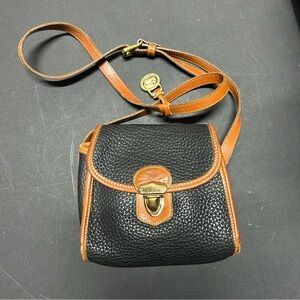 Vintage Dooney & Bourke small leather crossbody bag